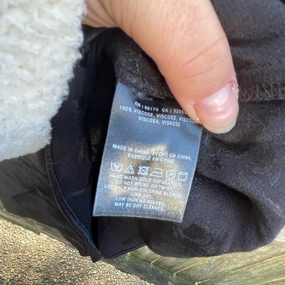 NWT MOULINETTE SOEURS ANTHROPOLOGIE FLORAL BECK RIE BLACK SATIN FLORAL BLOUSE - Picture 6 of 6